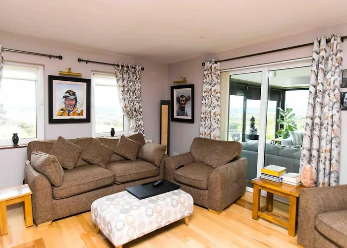 Гостьовий будинок The Mountain