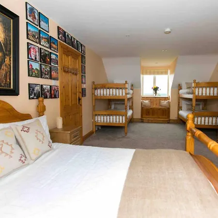 The Mountain 招待所 *